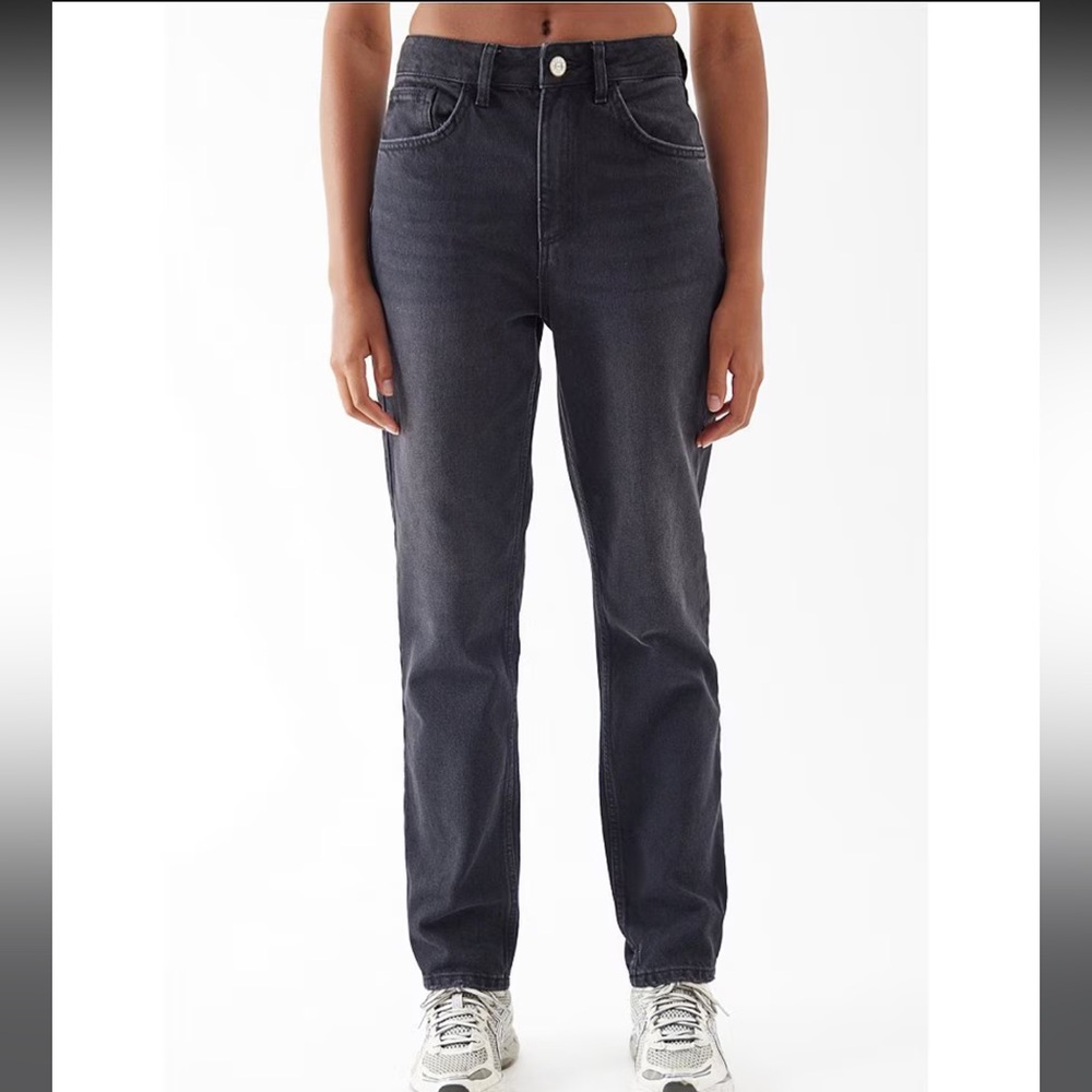 BDG Black Washed Mom Jeans Raw Hem High Waist Size 24 - Picture 5 of 5